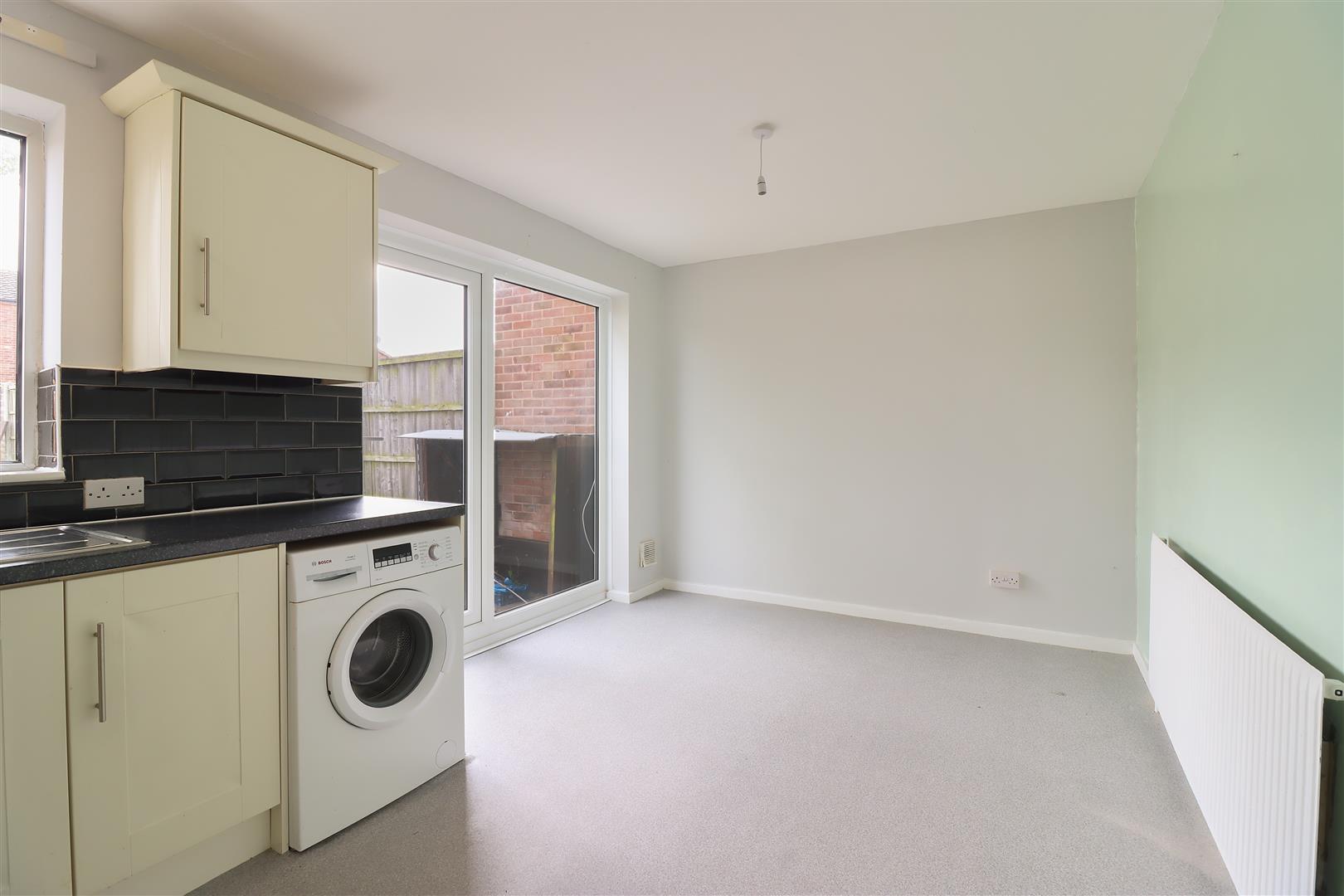 2 bed property in Holme Hall Crescent, Chesterfield